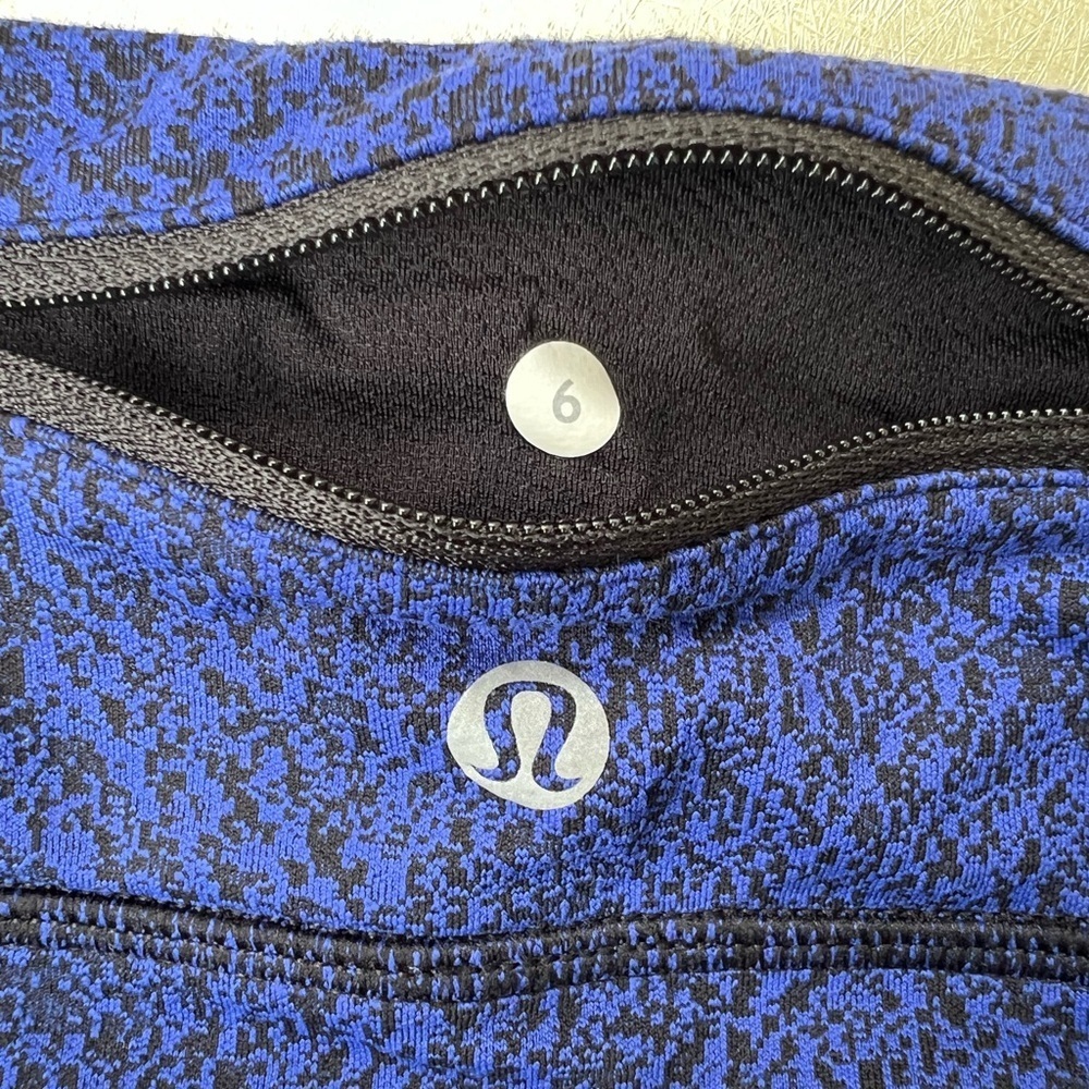 Lululemon Blue and Black Leggings With pockets Women’s Size 6 - Picture 8 of 8